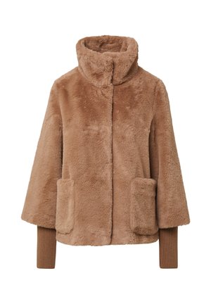 Veste en fausse fourrure marron avec un col haut, deux poches avant et des poignets côtelés marron. Texture douce et design confortable pour apporter de la chaleur.
