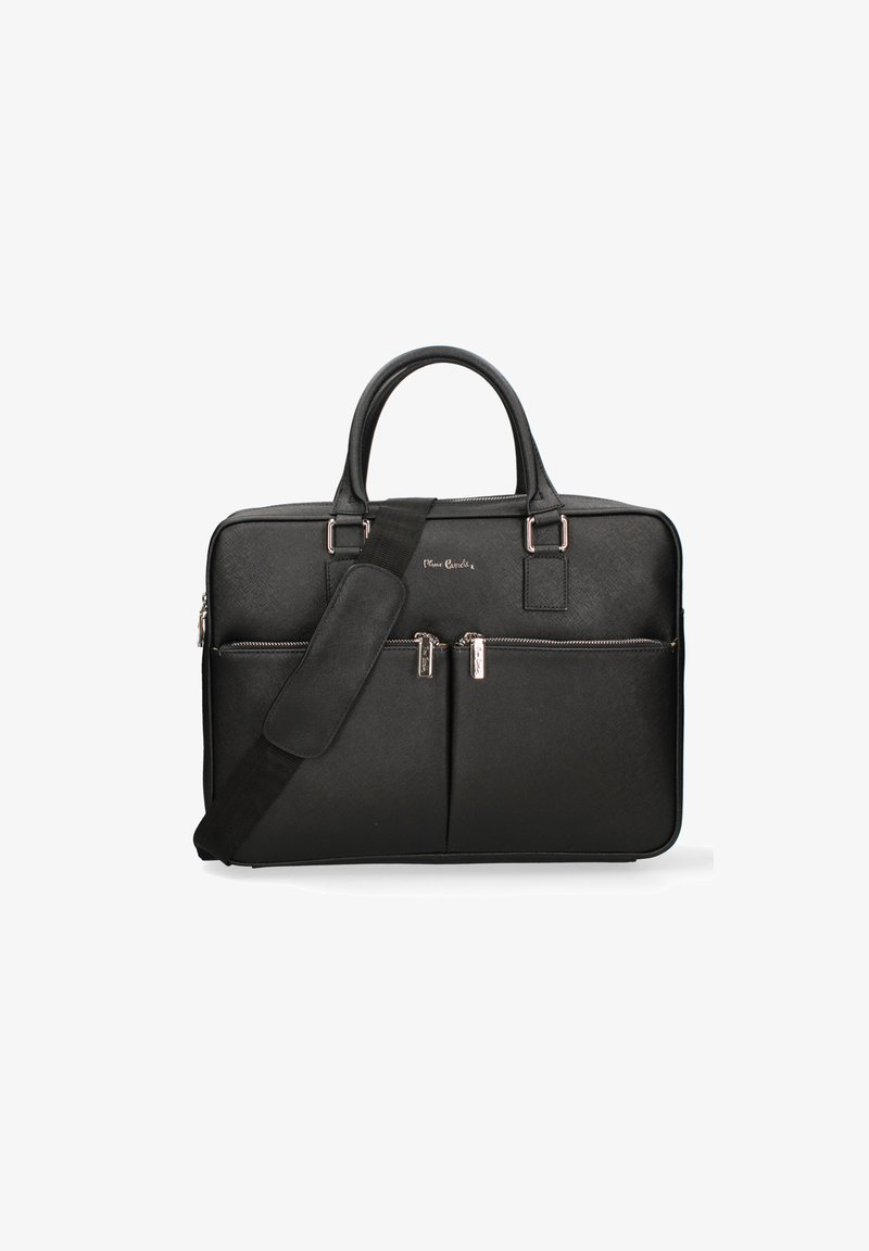 Zwarte leren aktetas met twee voorzakken met ritssluiting, dubbele bovenhandvaten en een verstelbare schouderriem. Bevat zilveren hardwareaccenten.