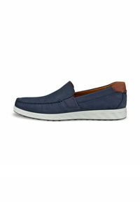 Mørkeblå slip-on sko med tekstureret overdel, brune læderdetaljer og en hvid gummisål. Har en afrundet tå og syninger.