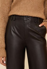 Love & Roses WIDE LEG  PETITE - Auduma bikses - black