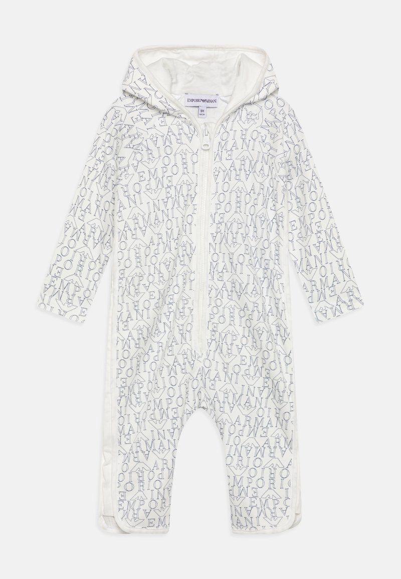 Bele zip-up enota bela barva z ponovljenim potiskom "Emporio Armani" v modri barvi. Vključuje kapuco in dolge rokave ter ima gladko teksturo.