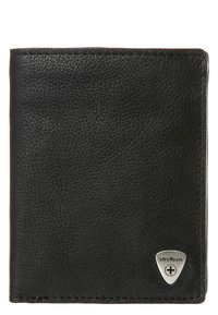 Cartera de piel negra con una superficie texturizada, diseño de dos pliegues y un emblema metálico de la marca en la esquina inferior derecha.