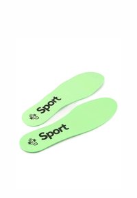 Plantillas verdes hechas de material flexible, con una textura suave y el texto negro "Sport" en la superficie. Forma ergonómica para mayor comodidad.