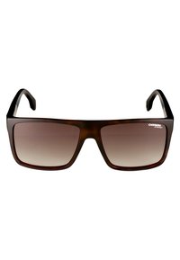 Ochelari de soare cu model tartan maro, cu forme dreptunghiulare, lentile gradiente și sigla brandului discretă pe colțul din stânga sus al ramei.