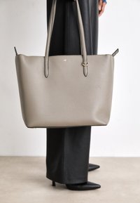 Non sélectionné, medium brown