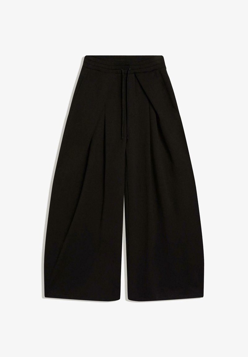 Pantaloni negri cu croială largă, talie elastică și șnur de ajustare, având pliuri frontale și o croială lejeră, confortabilă.