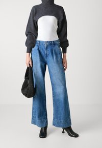 Pieces Sweter