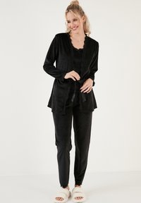 REGULAR FIT SET - Set lenjerie de noapte - black