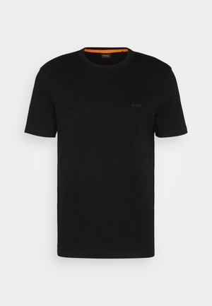 T-shirt nera a maniche corte realizzata in un tessuto morbido, con scollatura rotonda e un logo discreto sul davanti. Il colletto interno presenta un accento arancione.