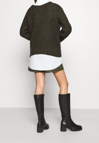 YAS Strickpullover - olive