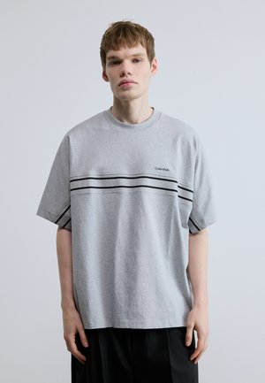 LOGO JACQUARD TEE - Potiskana majica - heroic grey heather