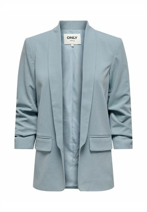 Sacou bleu deschis dintr-un material moale, având un guler cu vârfuri, buzunare frontale și mâneci trei sferturi. Design deschis în față.