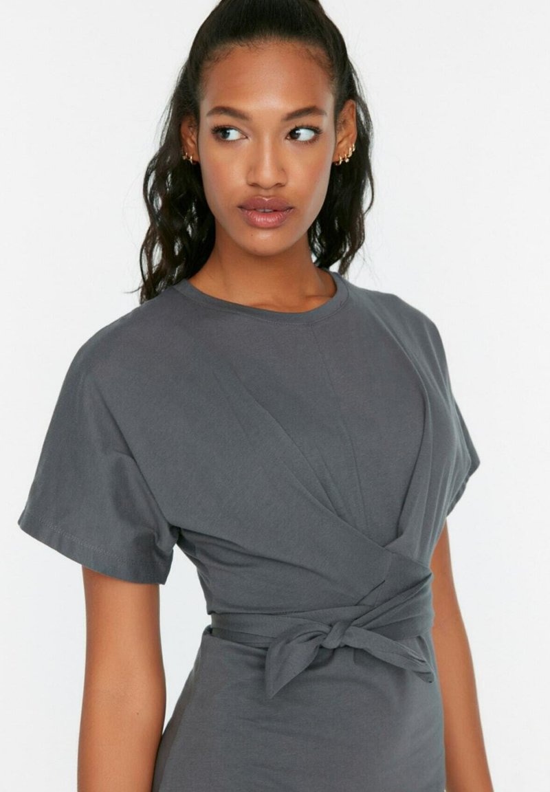 Damen Freizeitkleider | Trendyol Etuikleid grey/grau - SF64303 Damen Freizeitkleider | Trendyol Etuikleid grey/grau - SF64303