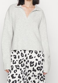 Monki Strickpullover - grey
