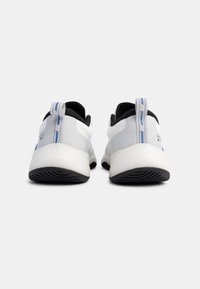 Bata Trainers - argento