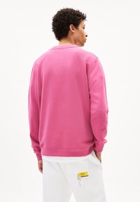 ARMEDANGELS BAARO COMFORT - Sweatshirt - crushed berry