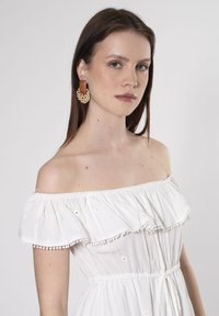 INFLUENCER OFF-SHOULDER - Vestido informal - white