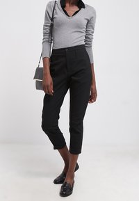 Morgan Neule - grey