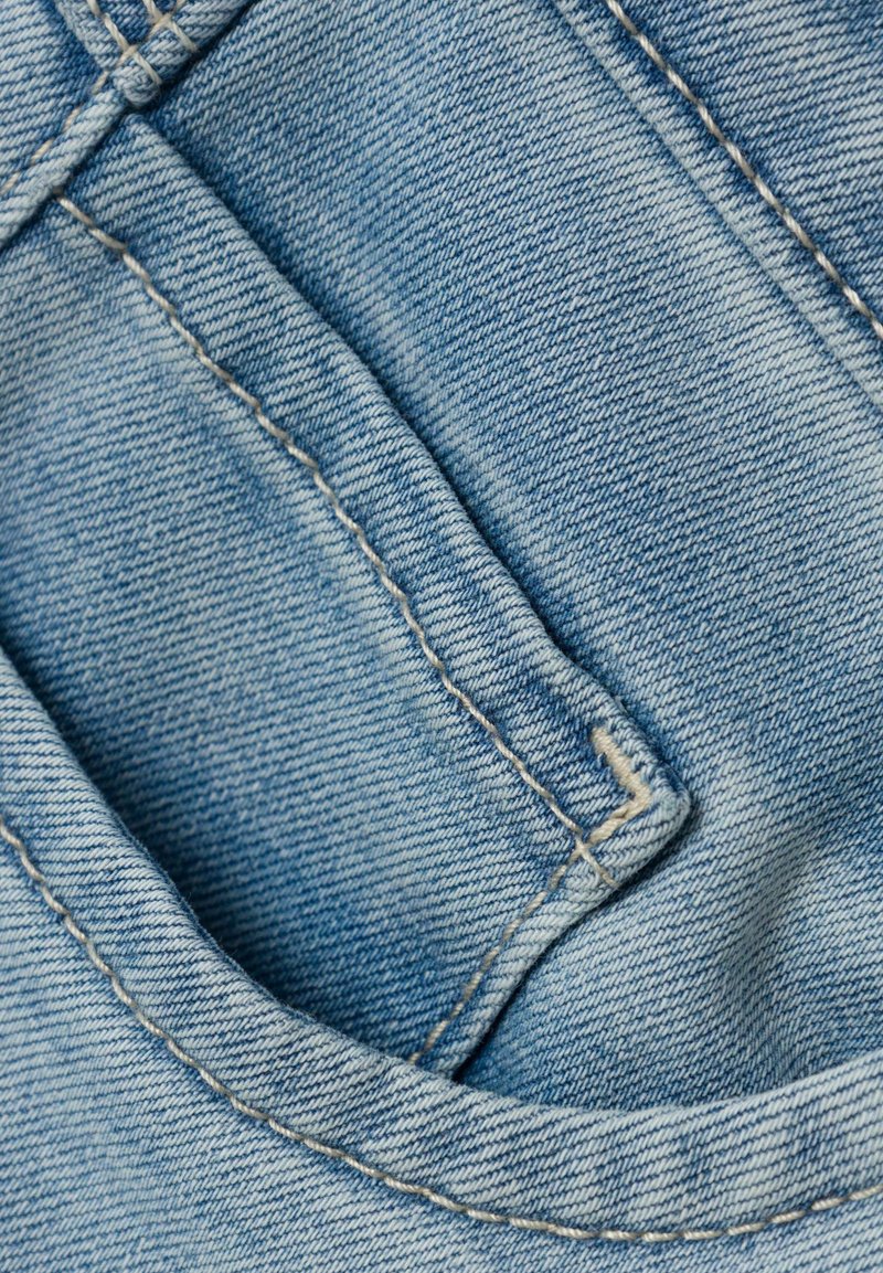281397_5