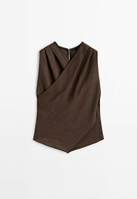 Haut sans manches marron avec un design croisé et un décolleté en V, dotée d'une fermeture éclair au dos et d'un tissu lisse et texturé.