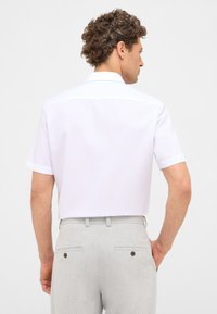 Eterna ORIGINAL SHIRT - SLIM FIT - Zakelijk overhemd - weiß