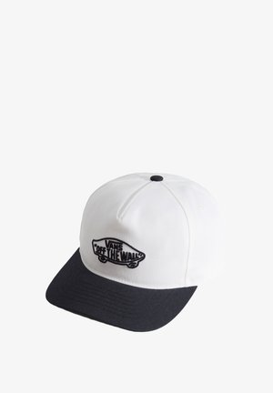 Cappello bianco con visiera nera. Presenta un logo "VANS" nero ricamato in un design da skateboard. Realizzato in tessuto morbido con una forma strutturata.