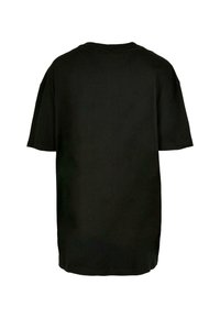 Tricou din bumbac negru, cu mâneci scurte, croială lejeră, guler rotund, tivul din spate ușor mai lung, textură netedă, fără grafice sau modele vizibile.