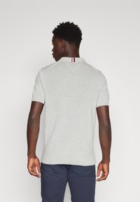 Tommy Hilfiger CHAIN RIDGE STRUCTURE  - Polo marškinėliai - light grey heather