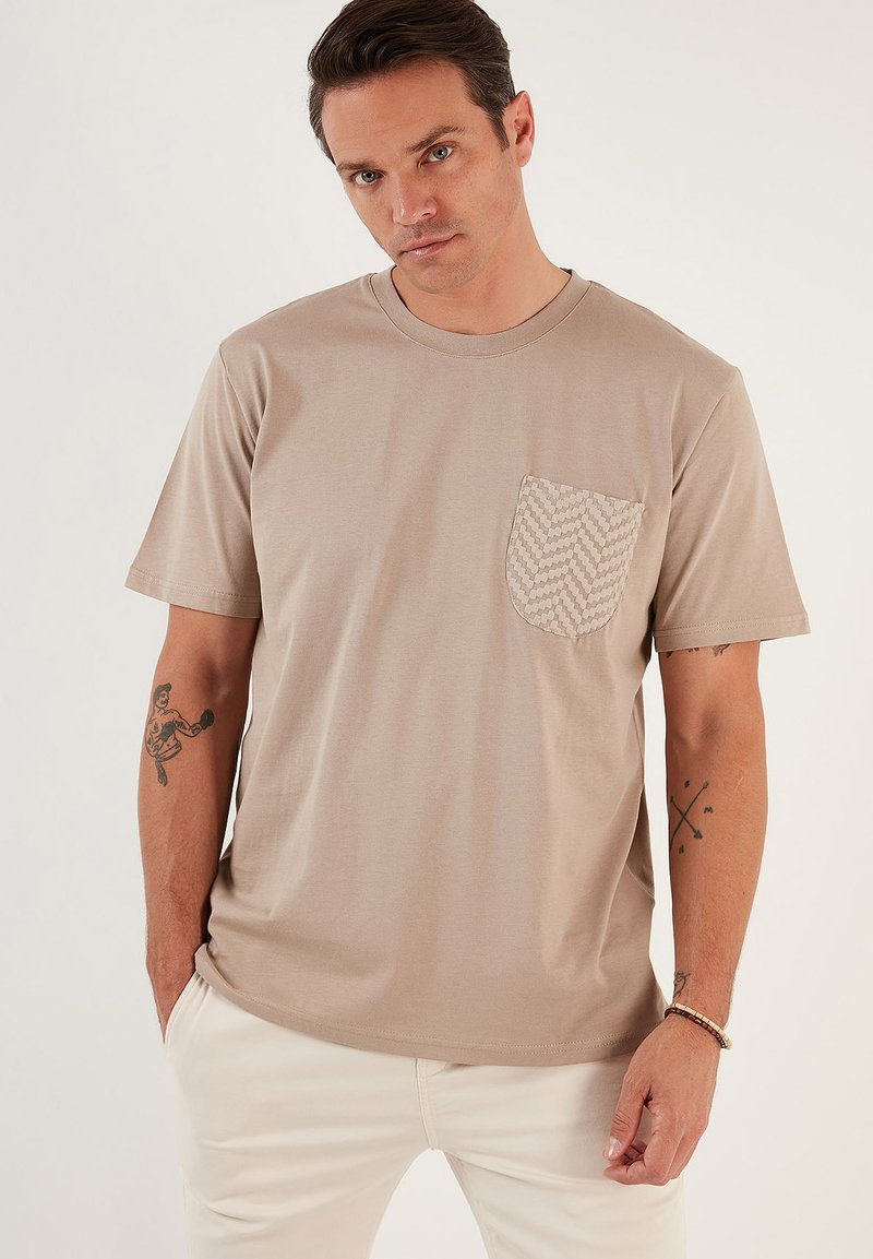 Buratti REGULAR FIT - Printtipaita - mink