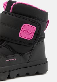Geox WILLABOOM GIRL - Žieminiai batai - black/fuchsia