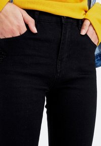 PULL&BEAR Jeans Skinny Fit - black