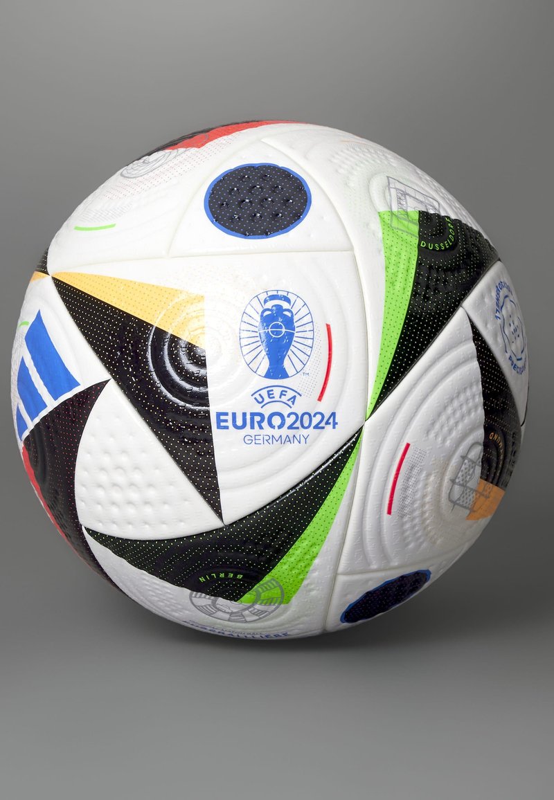 adidas Performance FUSSBALLLIEBE PRO FOOTBALL - Nogomet - white/black/glory blue