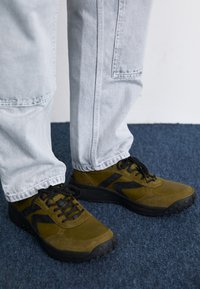 Baskets basses - green