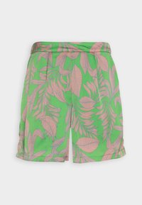 Shorts verts avec un motif floral de feuilles en rose pâle et beige, en tissu texturé et au design décontracté.