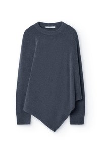 Donkergrijze poncho-trui met een gestructureerde afwerking, ronde hals en asymmetrische zoom. Voorzien van lange mouwen en een losse pasvorm.