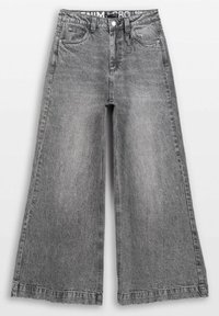 Szare szerokie spodnie dżinsowe z wysokim stanem, z przodu guziki, suwak, szlufki na pasek oraz przednie kieszenie, ułożone na płasko na białym tle.