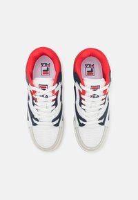 Fila WAYNE - Sportcipő - white/red