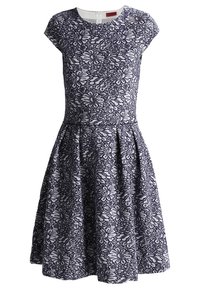 Robe à manches courtes avec jupe plissée, présentant un motif en dentelle florale bleu marine et blanc, avec une fermeture éclair dans le dos.