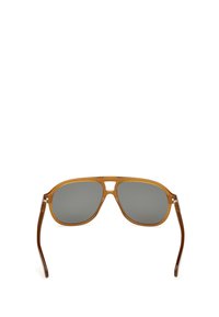 Bruna, semi-transparent solglasögon med grå linser och en något vinkelrät ram. Acetatmaterial med metallaccenter nära näsbron.