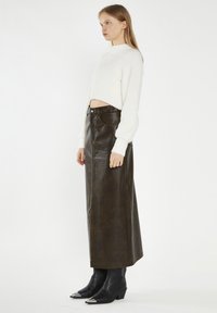Glamorous Bleistiftrock - olive brown distressed pu