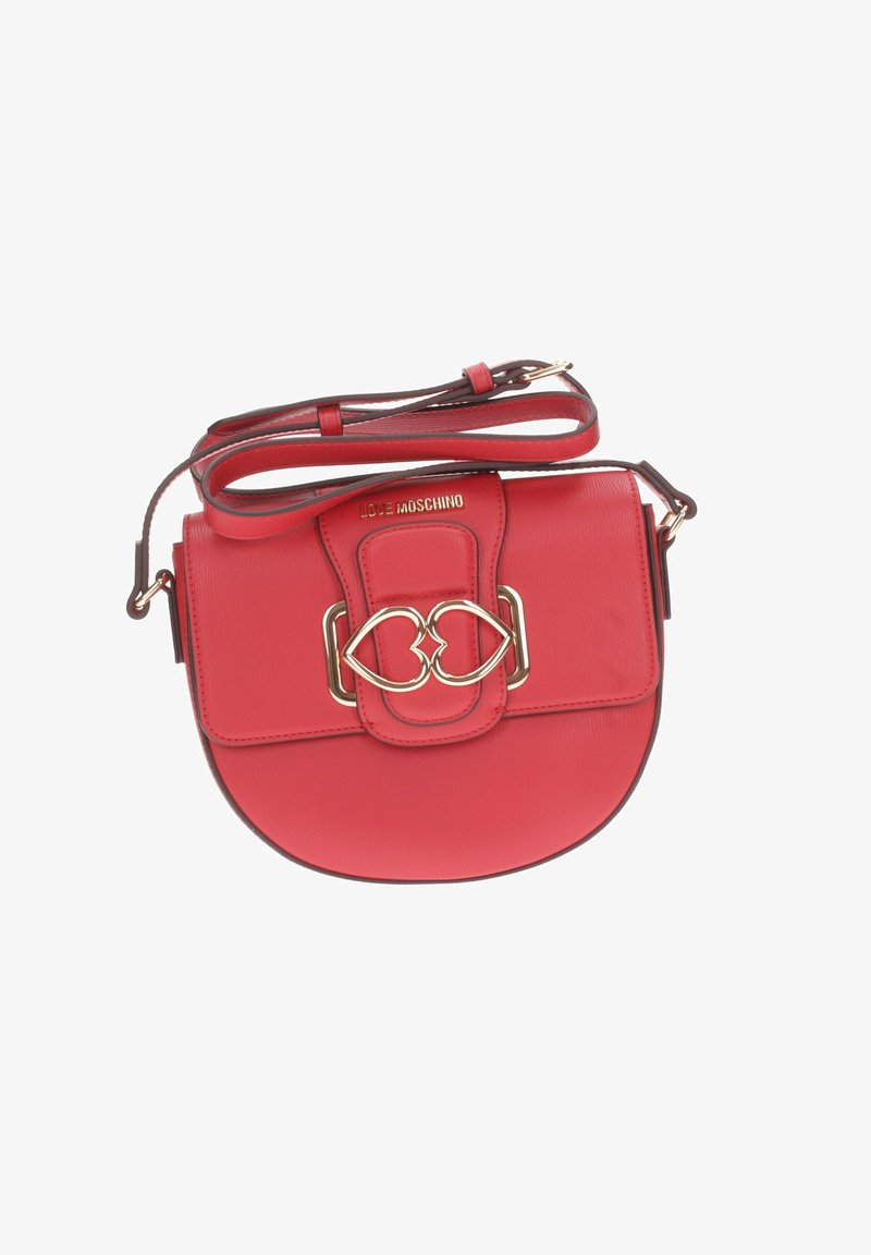 Borsa a tracolla rossa in similpelle con forma arrotondata, accessori in oro e dettaglio della chiusura a forma di cuore. Include una lunga tracolla regolabile.