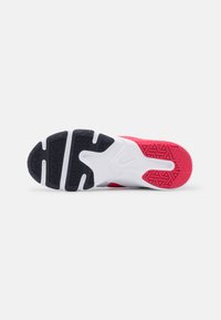 Nike Performance LEGEND ESSENTIAL  - Sapatilha de treino - venice/rush pink/white/blackened blue/mystic hibiscus