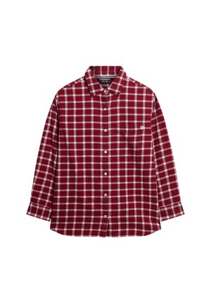Chemise à manches longues à carreaux rouges et blancs avec un col boutonné, une poche poitrine simple et une texture douce et brossée.