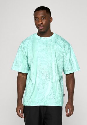 SIGNATURE TEE - Print T-shirt - aop green