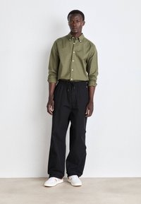 Tommy Hilfiger SHIRT - Camicia - utility olive