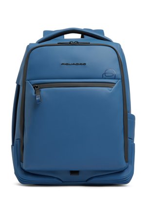Blauwe Piquadro-rugzak met voorvak met ritssluiting, zwarte ritsen, gevoerd bovenhandvat en subtiel merklogo op het voorpaneel.