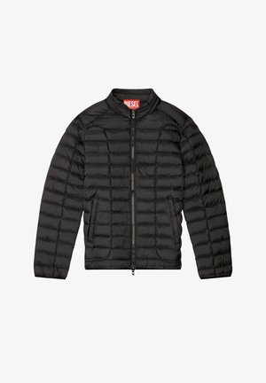 Must have a padded jacket with a stand-up collar, a front zipper closure, and two side pockets. It features a horizontal quilted pattern and a logo tag.