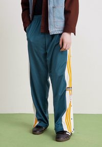 adidas Originals ADIBREAK - Pantalones deportivos - legacy teal
