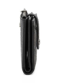 Portafoglio in pelle nera con finitura testurizzata, profilo sottile, scomparti organizzati e chiusura a bottone argentata su un lato.