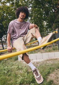 Nike Performance NBA LOS ANGELES LAKERS JORDAN STATEMENT TEE - Marškinėliai su spaudiniu - purple smoke